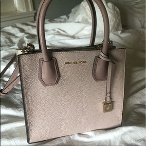 Micheal kors purse